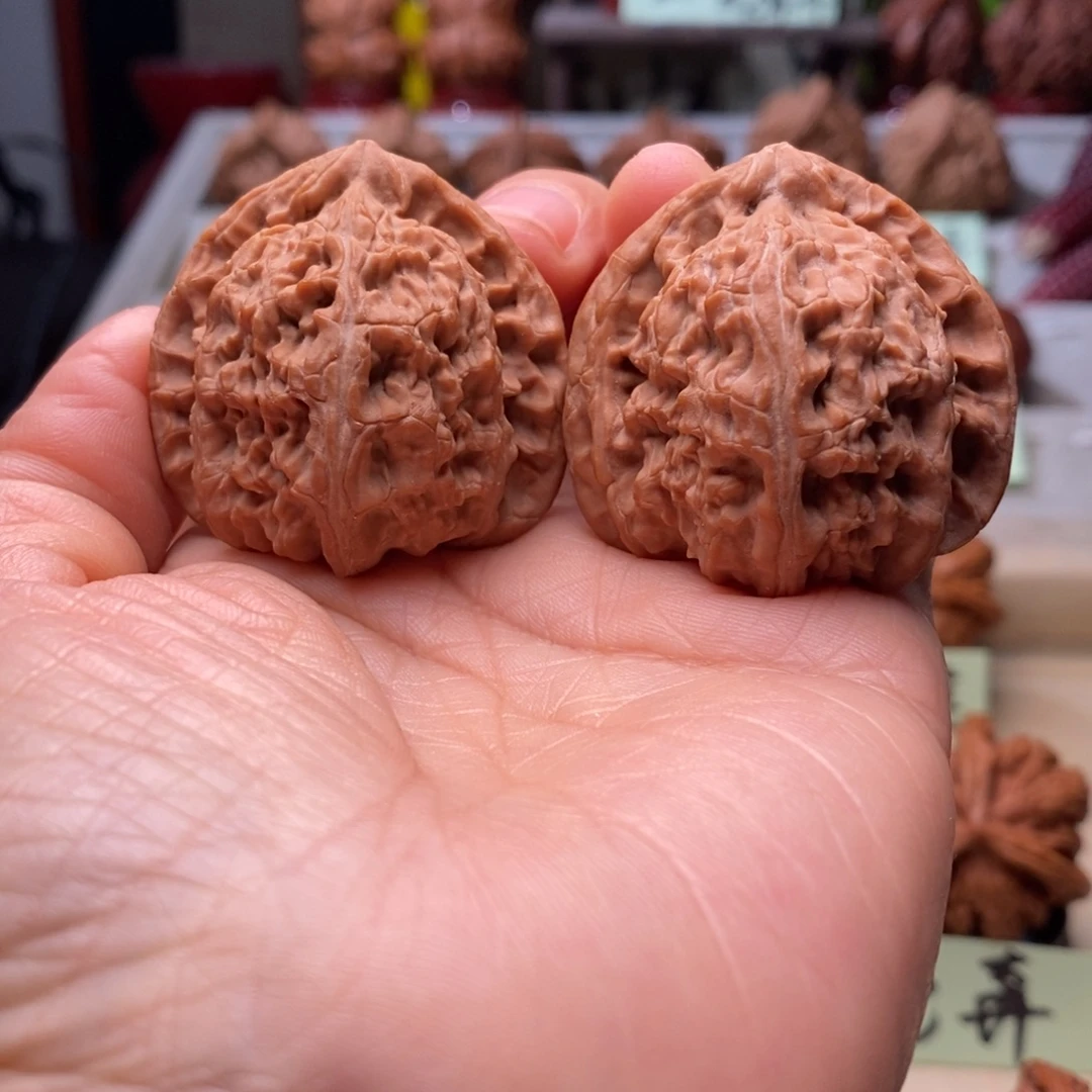 文玩核桃把件全品三角白