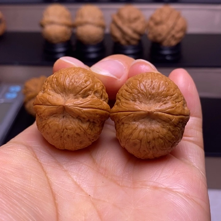 文玩核桃把件粗筋铁蛋41
