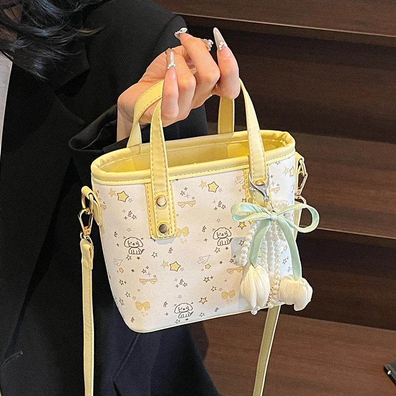 超火小众撞色包包女2025新款时尚精致百搭斜挎包爆款手提包水桶包