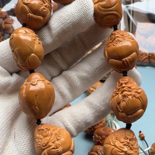 吊坠橄榄核橄榄雕工艺与