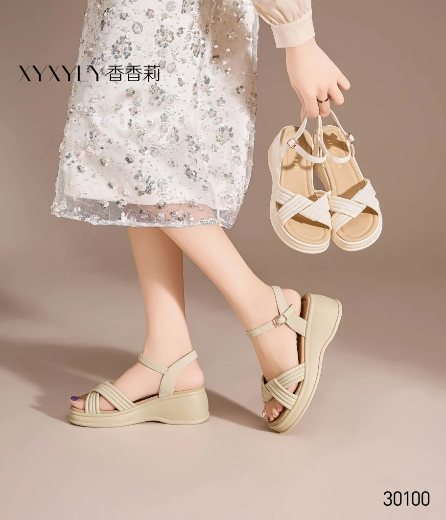 香香莉女鞋30100新款时尚百搭厚底凉鞋露趾松糕仙女风裙子2025夏