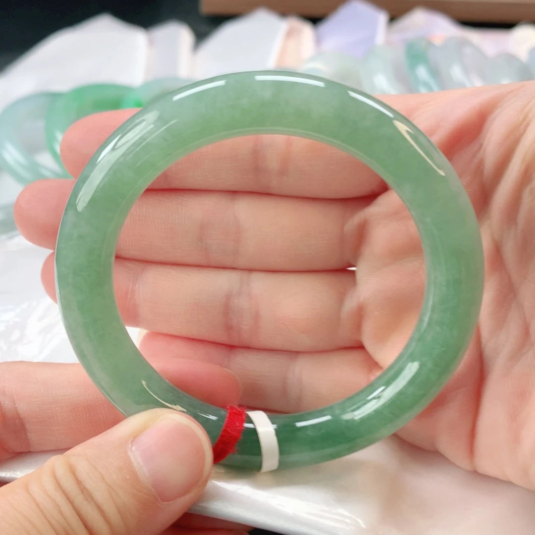 翡翠手镯未镶嵌缅甸A货翡翠手镯