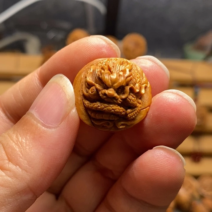 尊***2桃核手工雕刻龙单颗