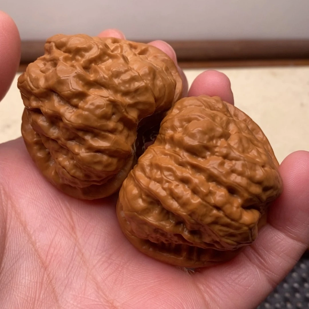 【闪购商品】把件文玩核桃边45左右