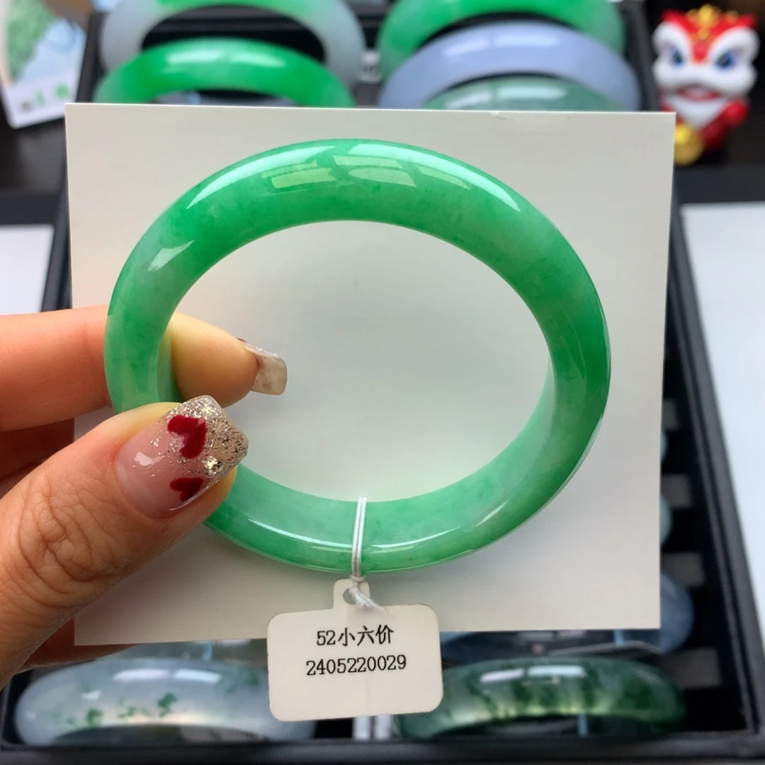 翡翠手镯未镶嵌52满绿正圈