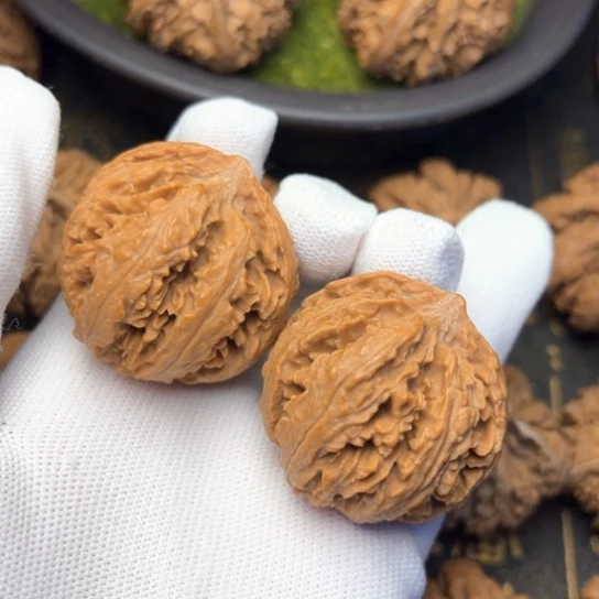 陈***诺文玩核桃把件秦岭核桃5