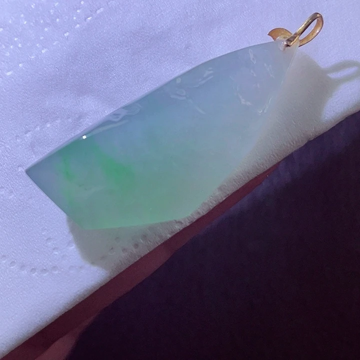 翡翠18K金镶嵌颈饰翡翠