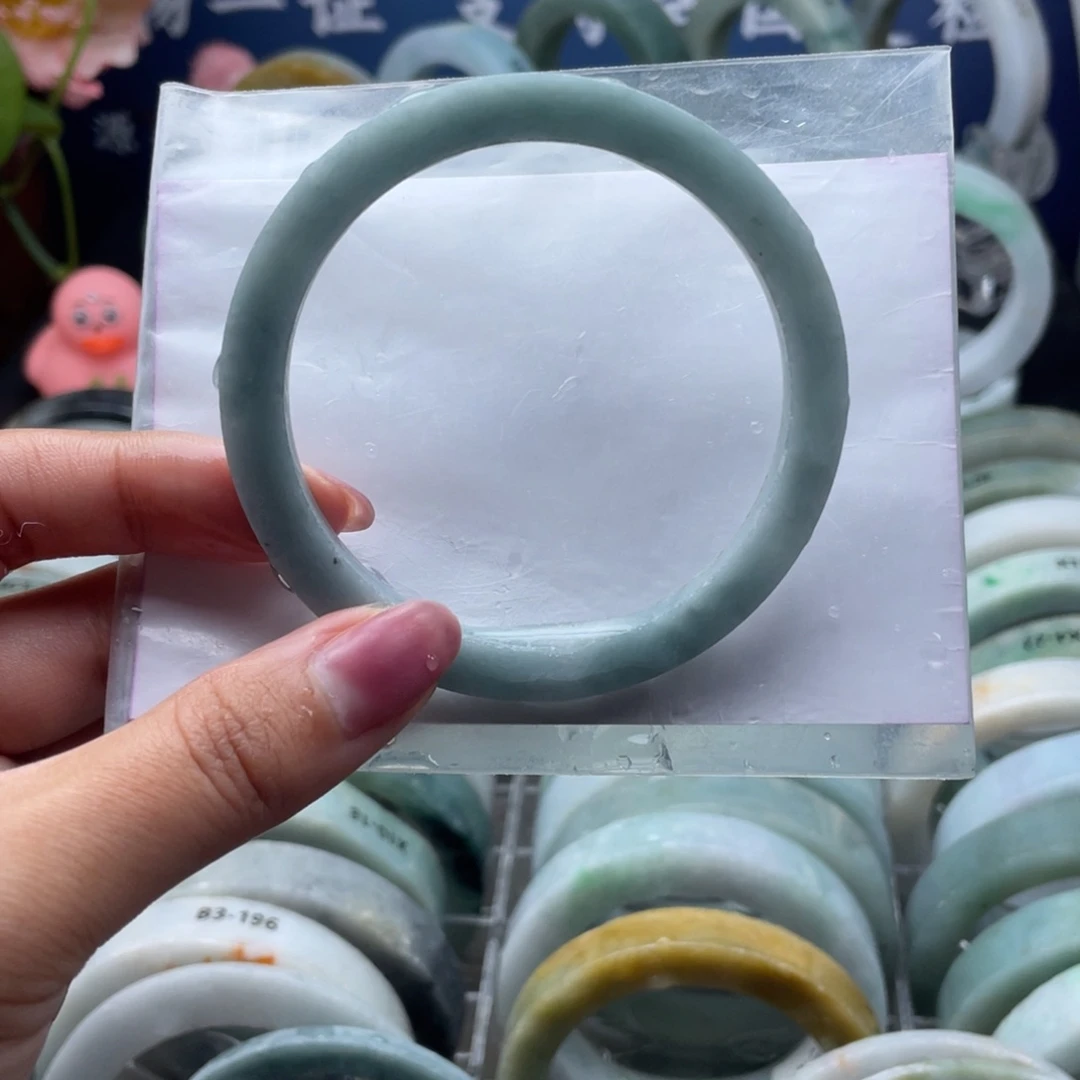 定制翡翠未镶嵌翡翠手镯