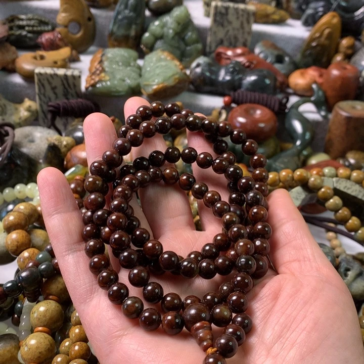 未镶嵌岫岩河磨玉（透闪石质玉）把件