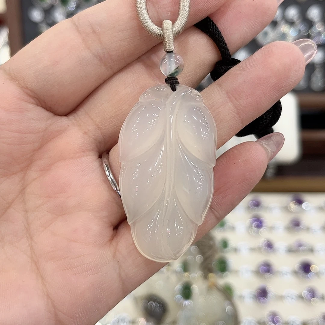 紥***釹玛瑙/玉髓颈饰未镶嵌