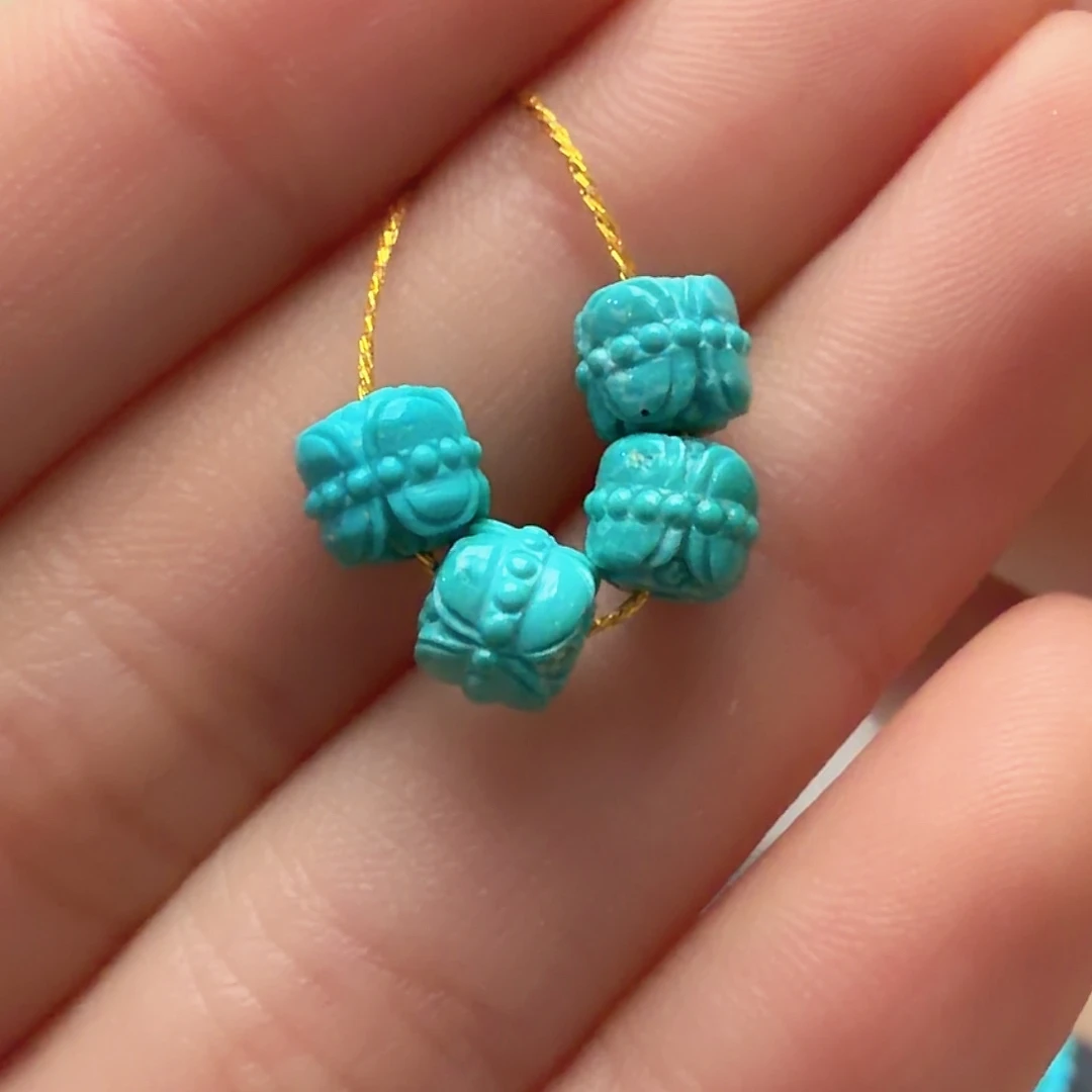 绿松石未镶嵌颈饰