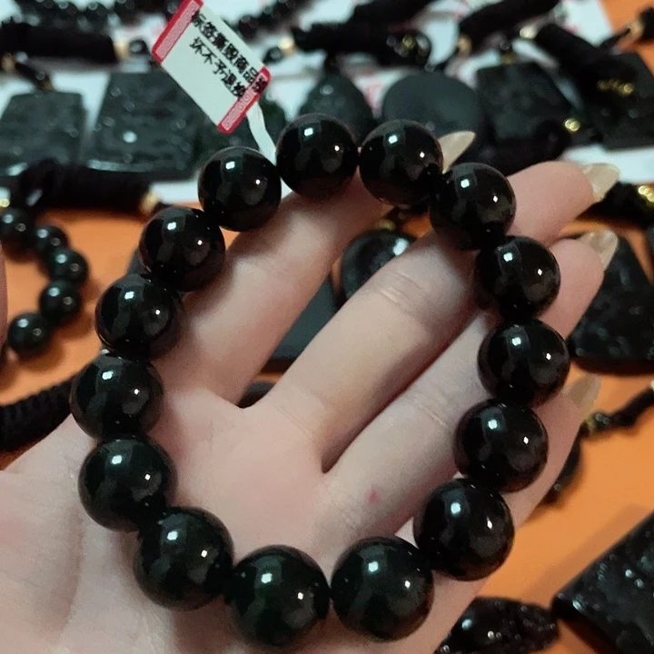 翡翠颈饰未镶嵌星**帆