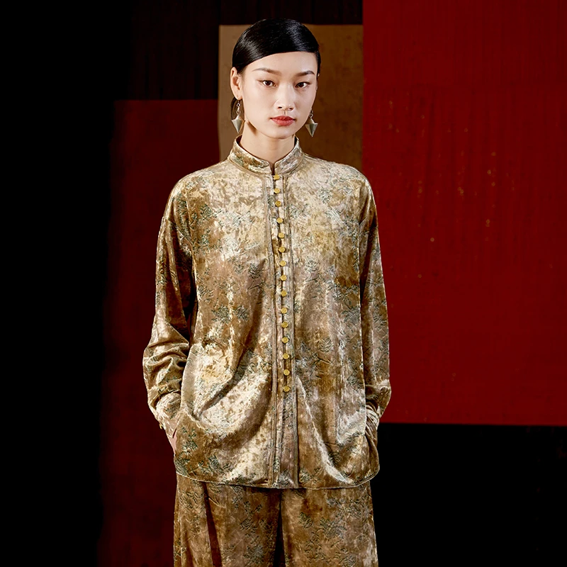 界内界外新中式国风立领印花金丝绒复古宽松长袖衬衫女J43C7072