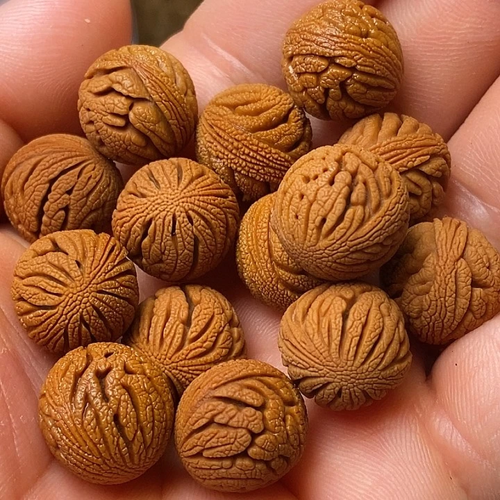 吊坠桃核生命就是这样美好时光
