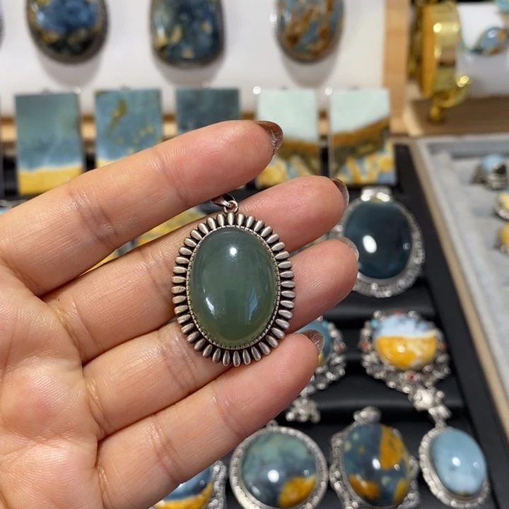 蛇纹石玉银S925镶嵌颈饰