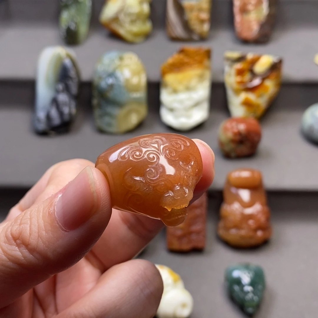 岫玉颈饰未镶嵌秋*霜挂件