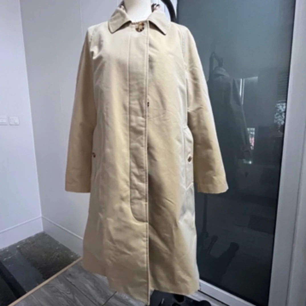 YZ202501中长款插肩袖风衣