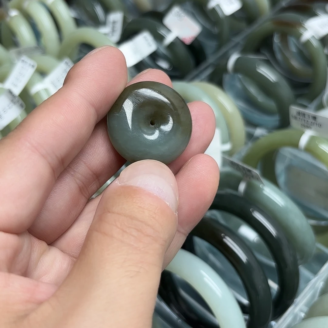 未镶嵌手镯和田玉（糖玉）
