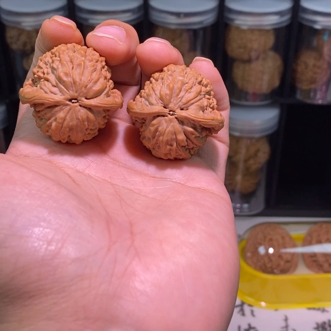 文玩核桃把件熟****强莲花