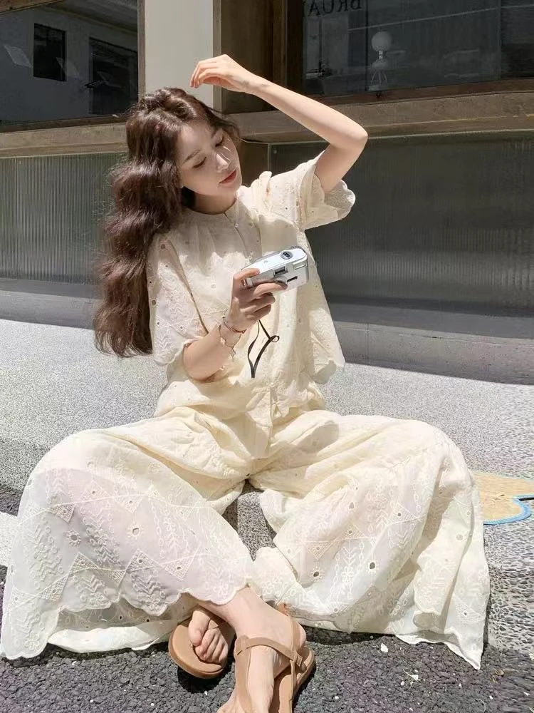 港风设计感刺绣喇叭裤套装女2025夏秋季新款穿搭两件套