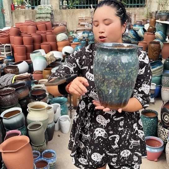 口20高29瑕疵一个盆子。