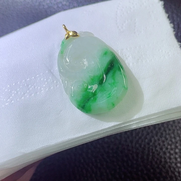 翡翠颈饰18K金镶嵌翡翠