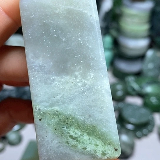 未镶嵌和田玉（糖玉）珠宝半成品