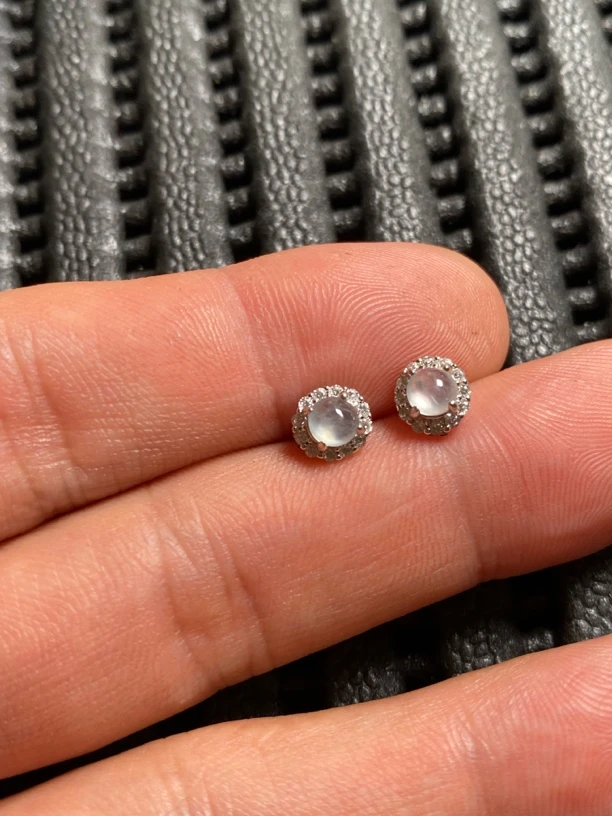 缅甸天然翡翠银托耳钉