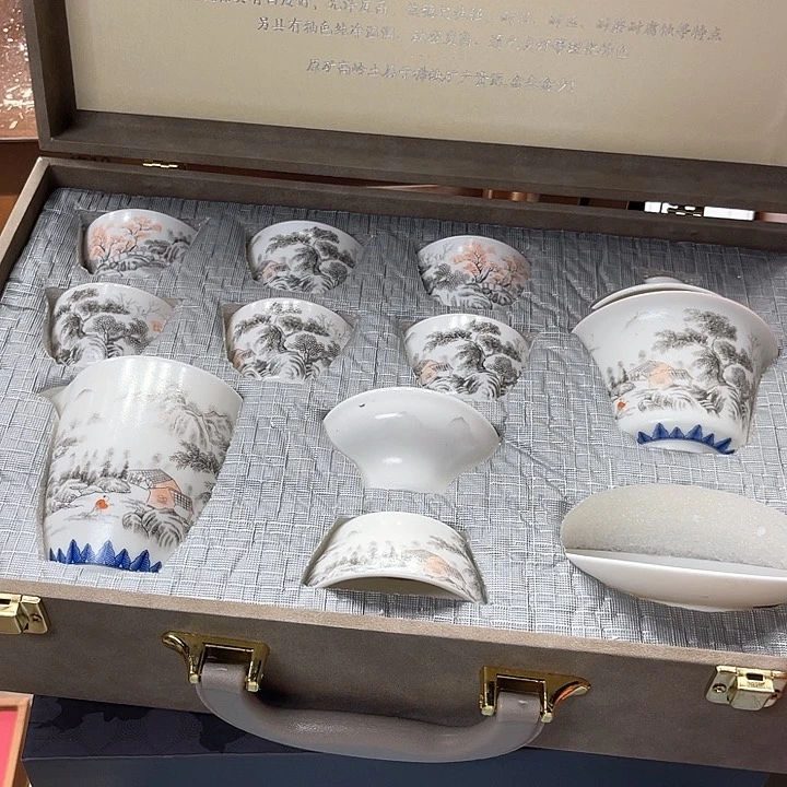 孤品茶具套装等。