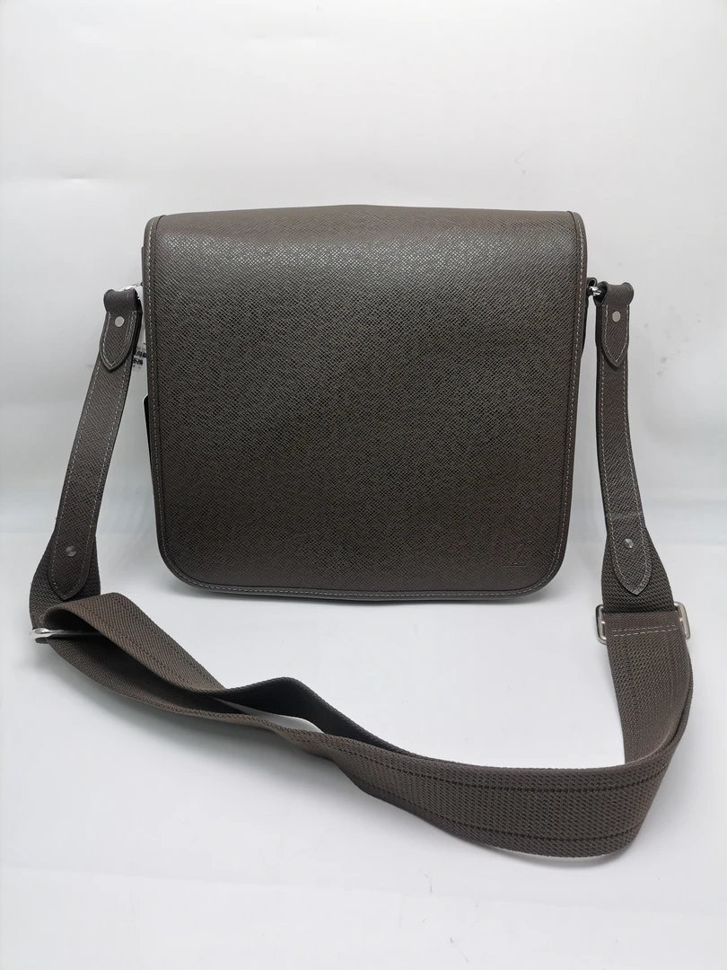 99新 LouisVuitton/路易威登 95新 17881 LV棕色全皮翻盖斜挎包