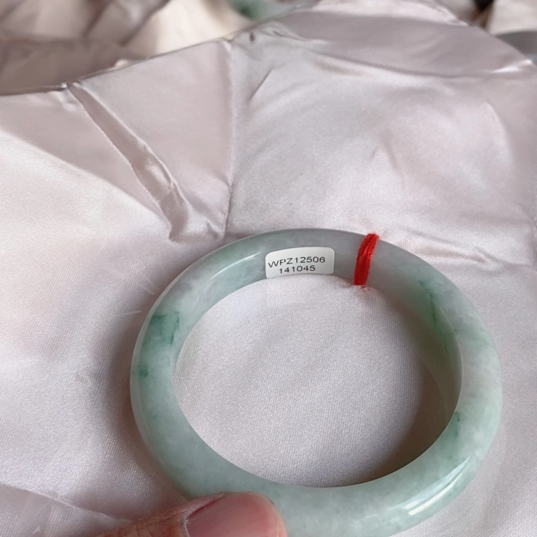 用***2未镶嵌手镯翡翠58.2