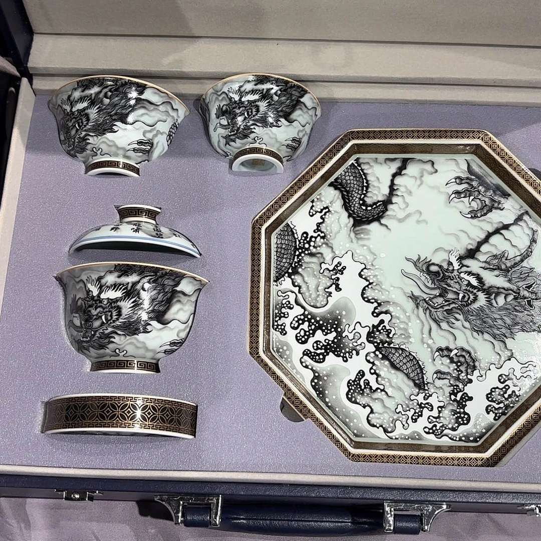 瓷片景德镇瓷器精品陈列