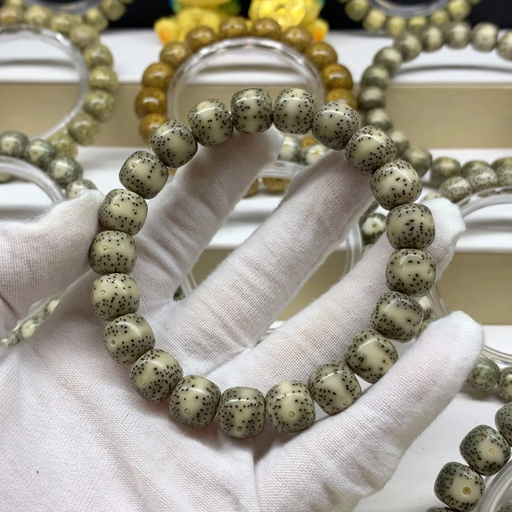晓***9手串星月菩提通体11/10