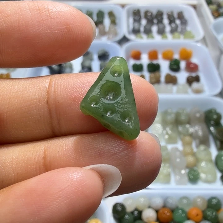 未镶嵌和田玉珠宝半成品
