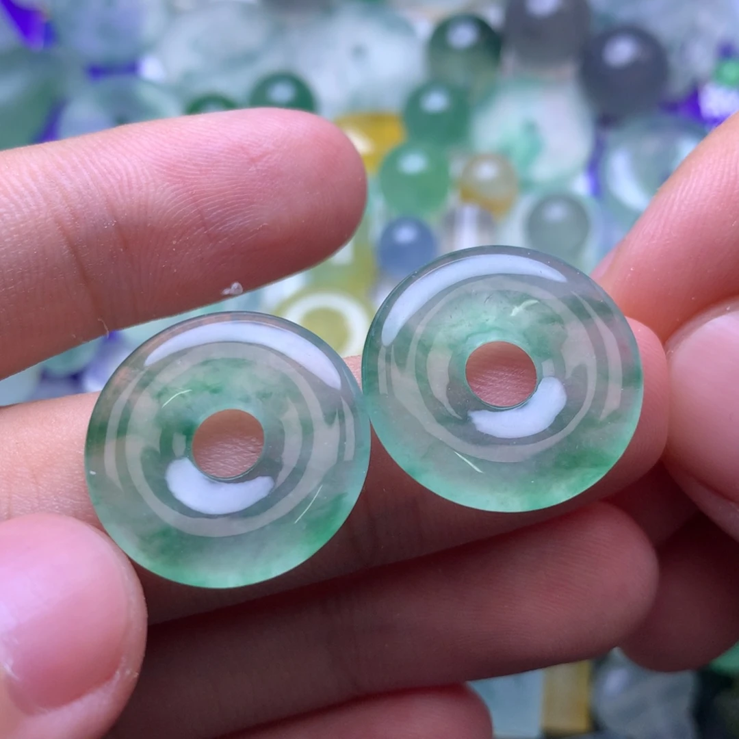 定制翡翠未镶嵌挂件