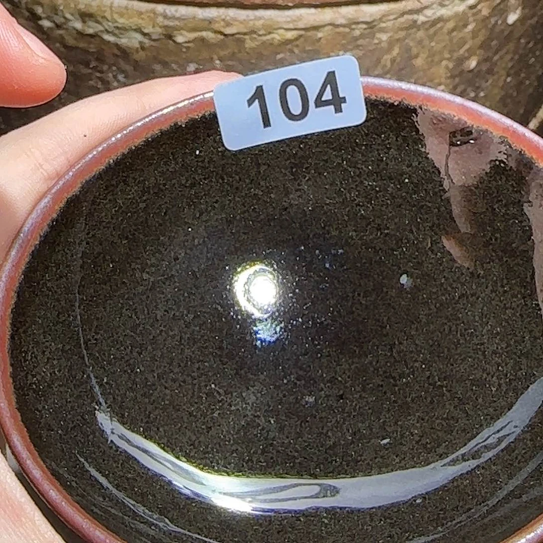 茶盏我在开会不回你消息是不