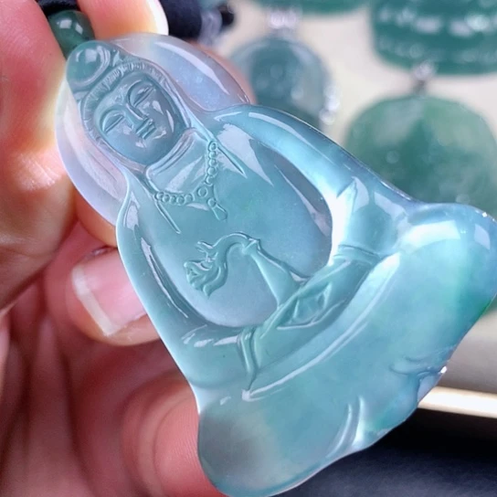 【闪购商品】翡翠颈饰未镶嵌天然翡翠