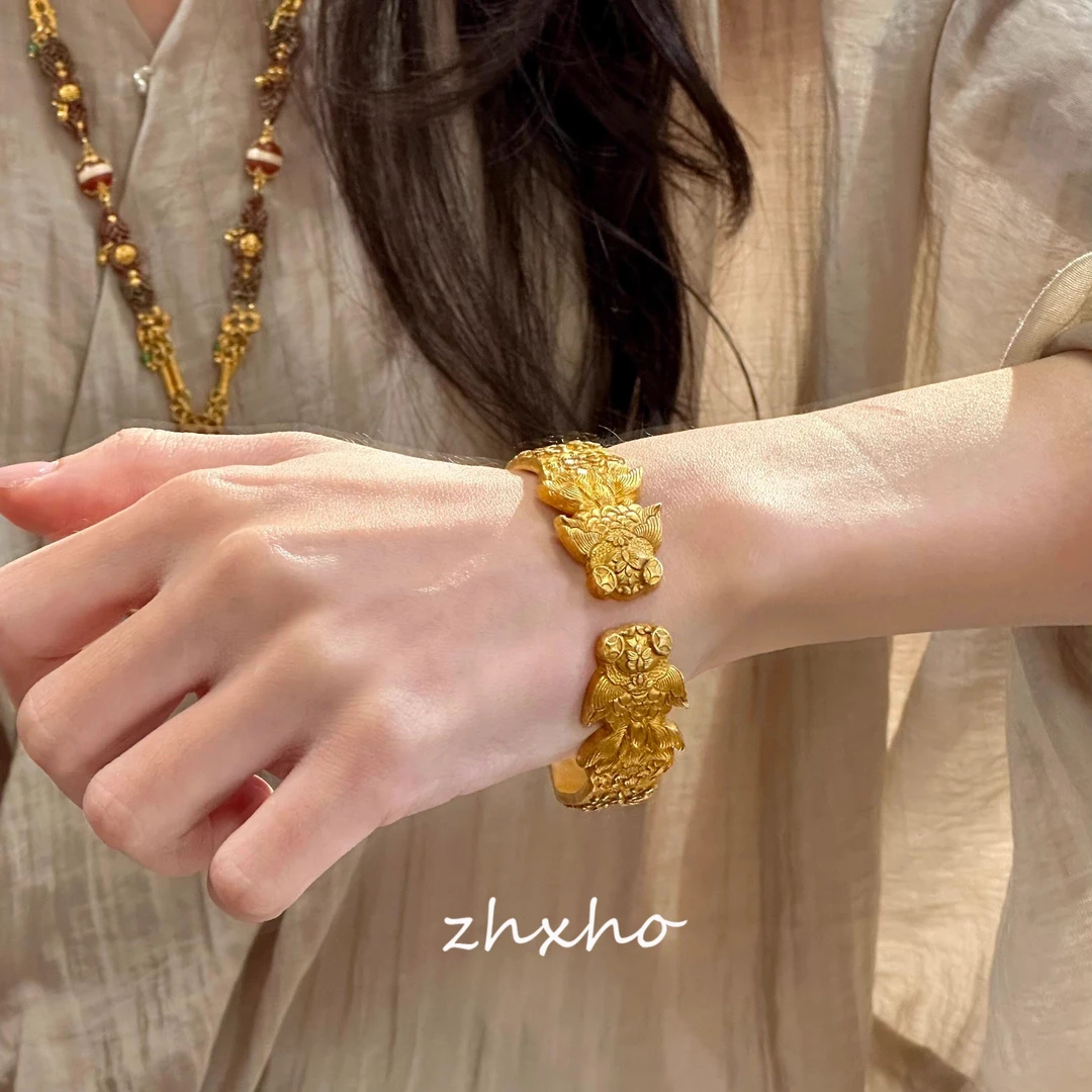 铜合金手镯 古法錾刻锦鲤牡丹黄金色手镯新中式婚嫁首饰镯子百搭