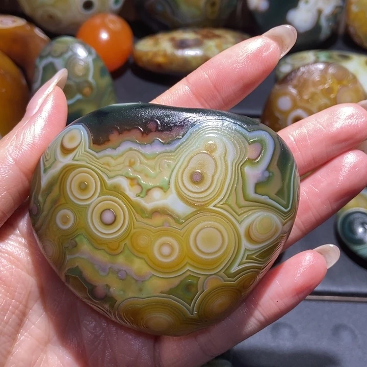 【闪购商品】未镶嵌玛瑙/玉髓珠宝奇石皇**岸