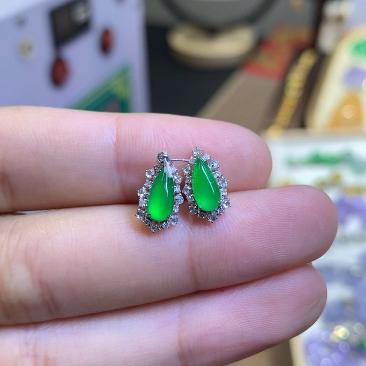 翡翠18K金镶嵌颈饰翡翠