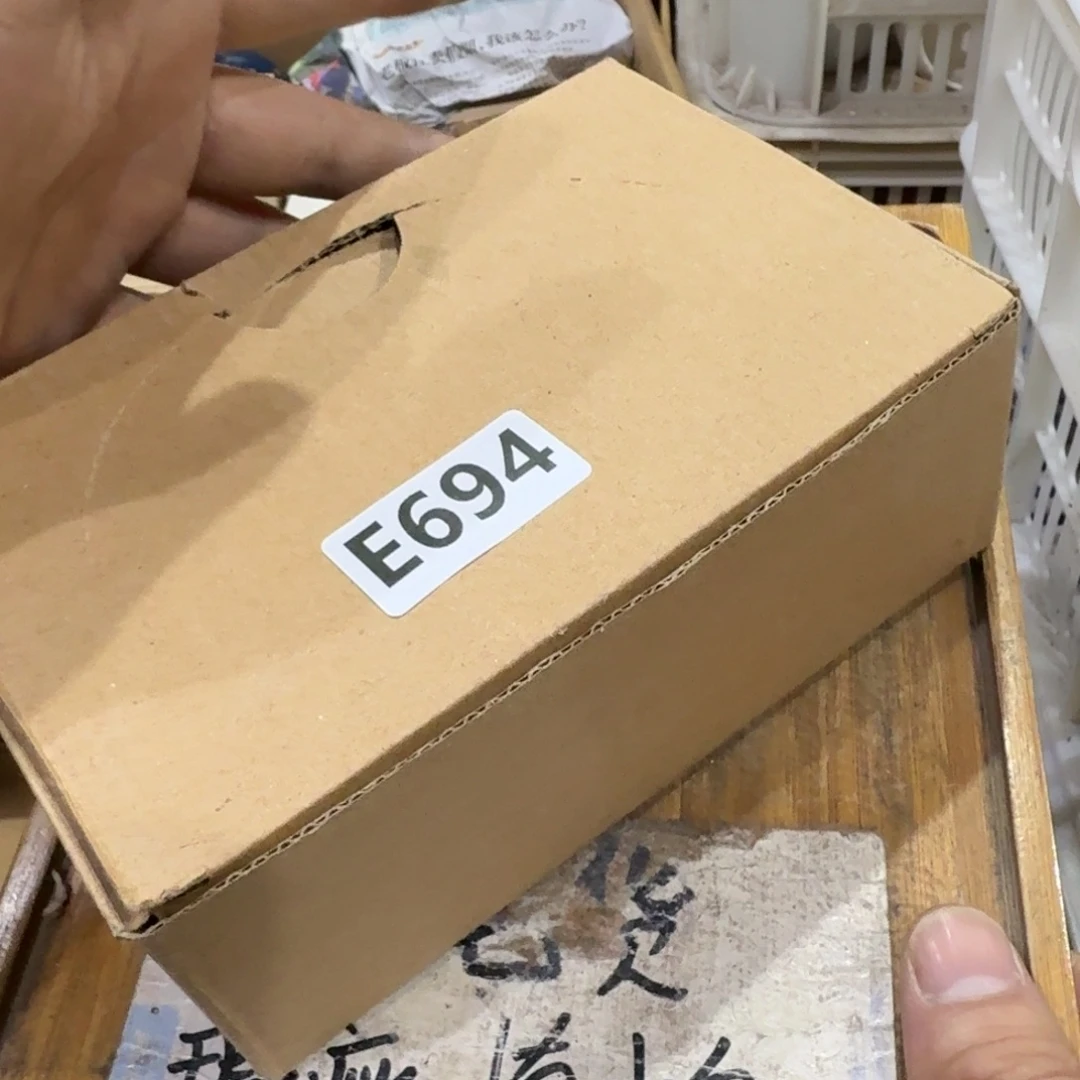 微瑕疵介意勿拍陶瓷器皿W018