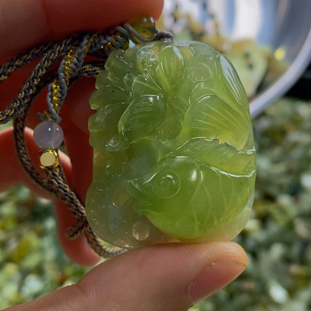 蛇纹石玉吊坠未镶嵌