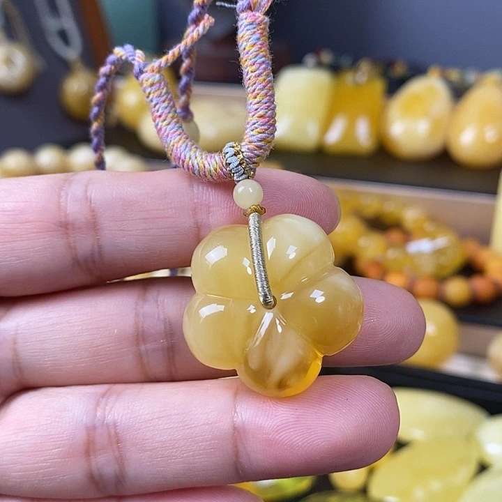 琥珀未镶嵌裸石吊坠