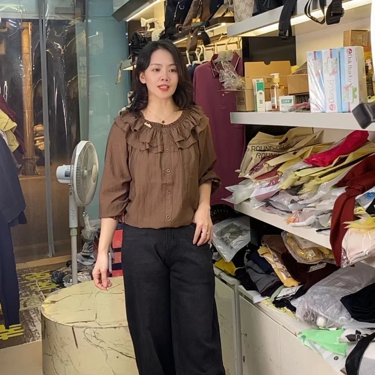 《霞姐服饰》早秋新款棉麻衫时尚时气质短袖薄款货号：25903