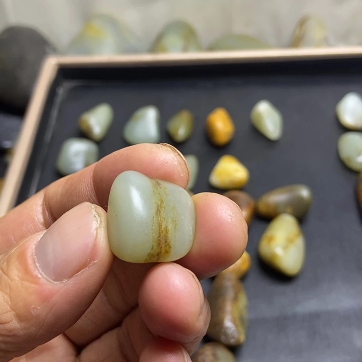 和田玉（糖玉）未镶嵌珠宝奇石