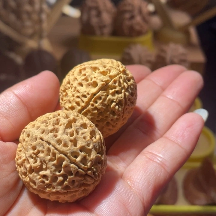 吊坠桃核五瓣金刚012