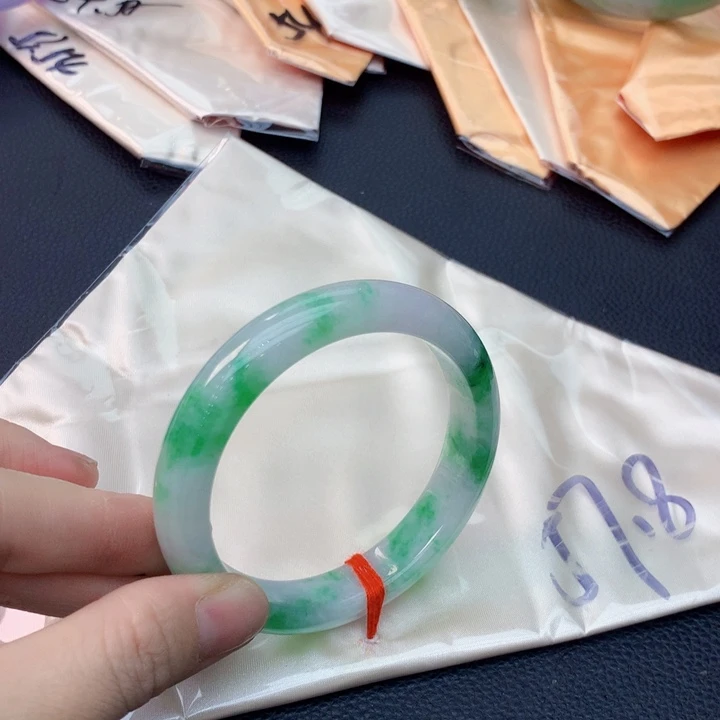 未镶嵌手镯翡翠翡翠手镯