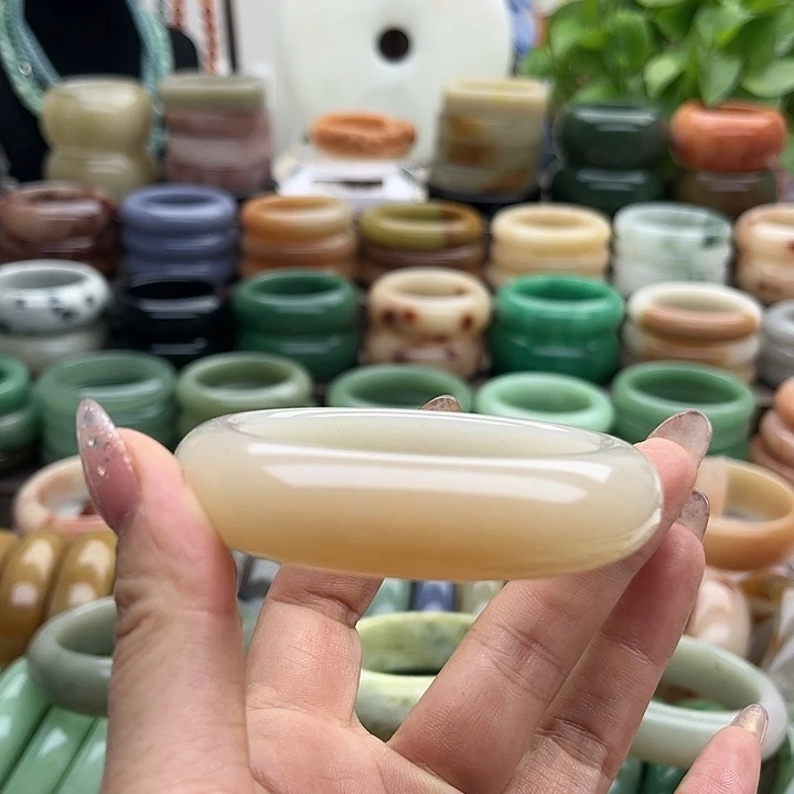 石英质玉手镯合金