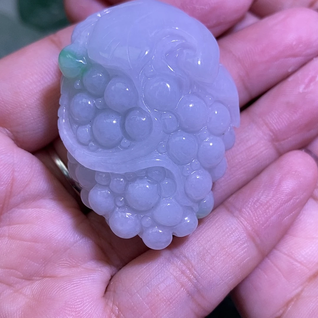 翡翠未镶嵌颈饰葡萄