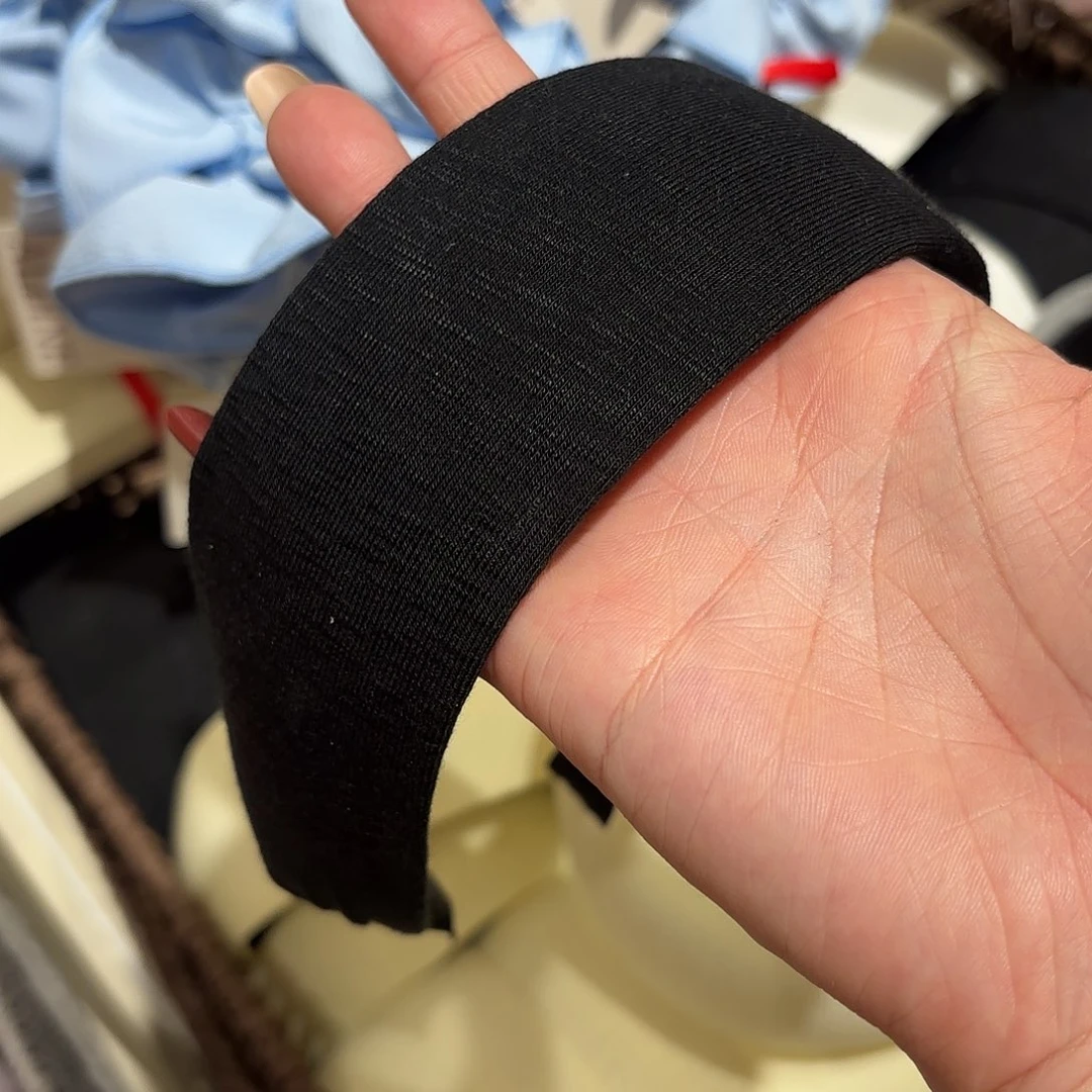 布艺非金属黑色宽